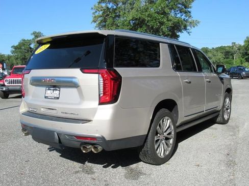 Used 2021 GMC Yukon XL Denali w/ Denali Premium Package RWD image 7