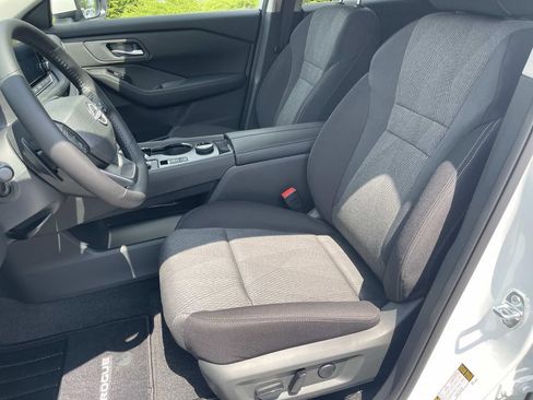 New 2026 Nissan Rogue SV AWD/4WD image 21