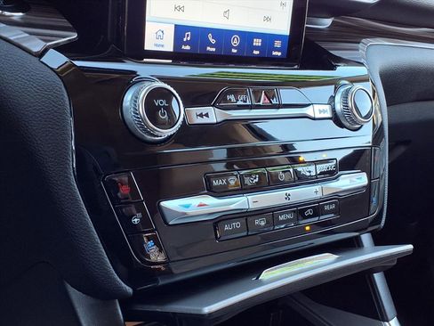 Used 2023 Ford Explorer Limited w/ Limited Technology Package image 12