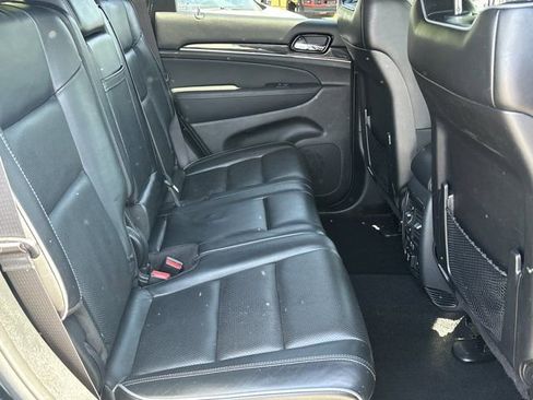Used 2020 Jeep Grand Cherokee Overland RWD image 20