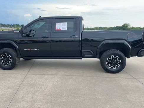 Used 2024 GMC Sierra 2500 AT4X AWD/4WD image 4