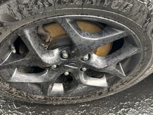 Used 2018 Chrysler Pacifica Limited image 11