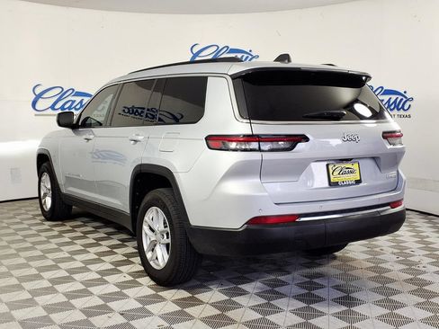Used 2025 Jeep Grand Cherokee L Laredo RWD image 2