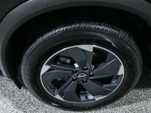 Used 2024 Nissan Rogue SV AWD/4WD image 11