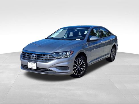 Used 2020 Volkswagen Jetta SE w/ SE Cold Weather Package image 1