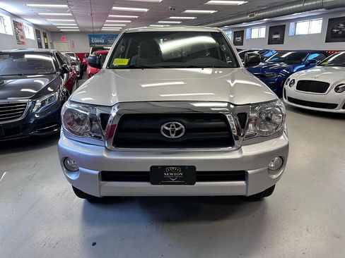 Used 2011 Toyota Tacoma 4x4 Access Cab V6 w/ SR5 Pkg #2 image 2