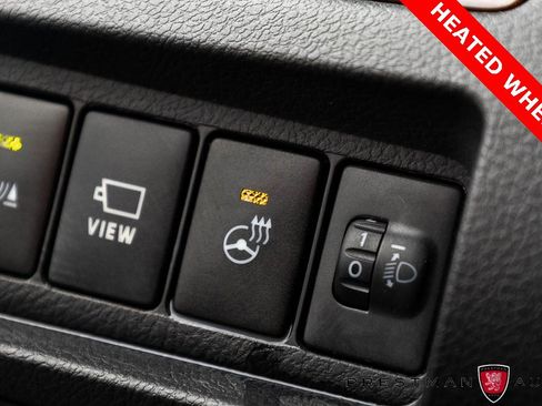 Used 2020 Toyota Sienna Limited image 10