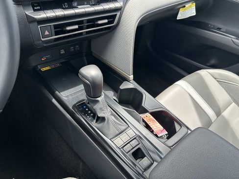 Used 2026 Toyota Camry SE w/ Convenience Package FWD image 24