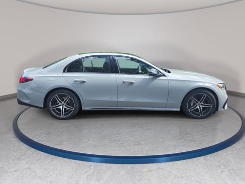 Certified 2025 Mercedes-Benz E 350 4MATIC Sedan image 4