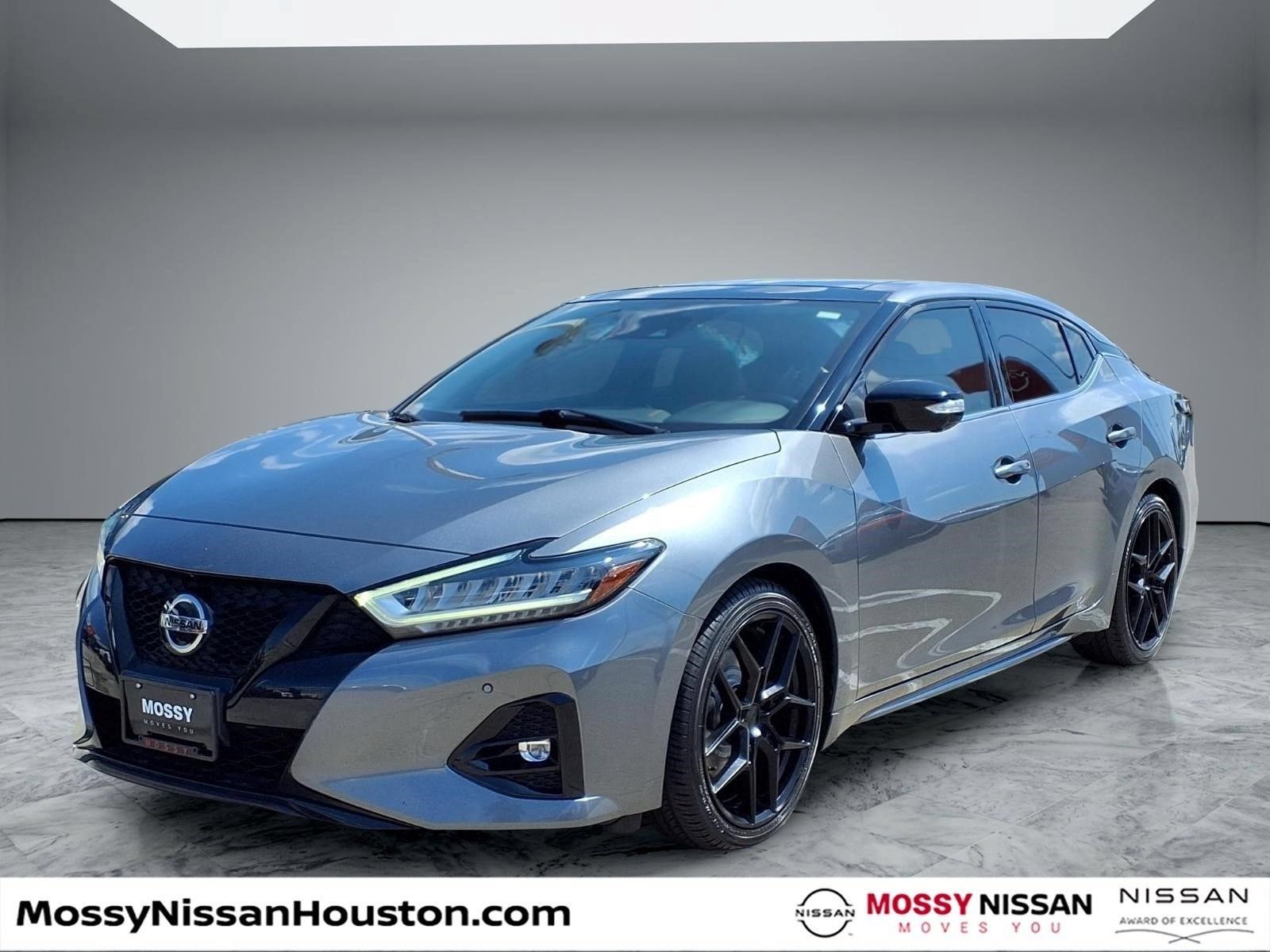 Used 2021 Nissan Maxima SR w/ Sport Mat Group FWD image 4