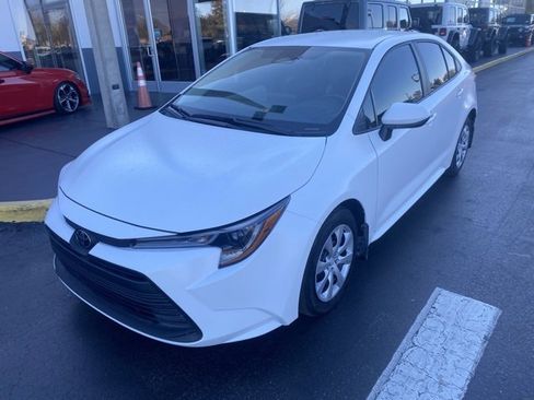 Used 2024 Toyota Corolla LE image 4