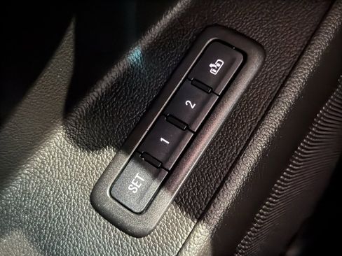 Used 2016 Chevrolet Suburban LT image 36