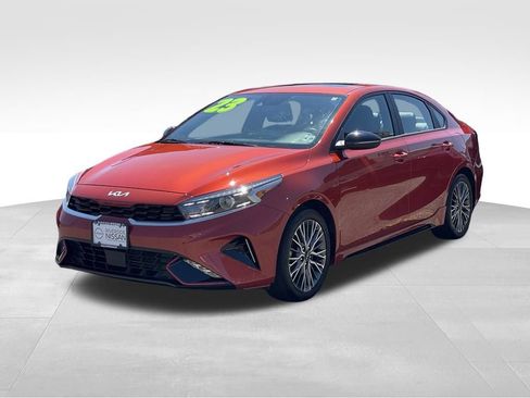 Used 2023 Kia Forte GT-Line w/ GT-Line Premium Package FWD image 2