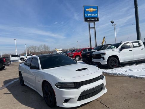 Used 2019 Dodge Charger R/T w/ Plus Group image 4