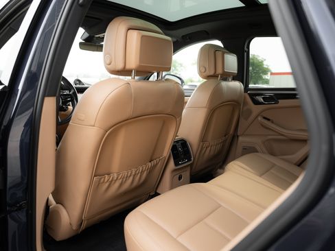 Used 2022 Porsche Macan S AWD/4WD image 23
