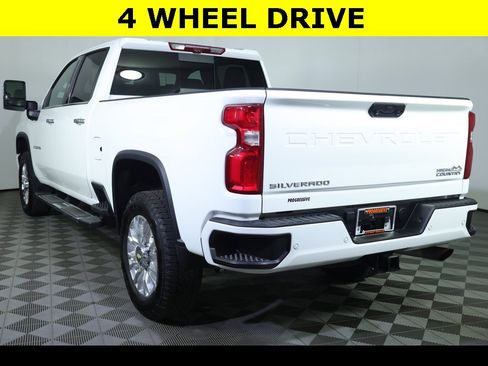 Used 2023 Chevrolet Silverado 2500 High Country w/ Z71 Off-Road Package image 7