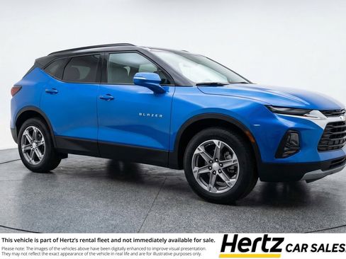 Used 2025 Chevrolet Blazer LT image 1