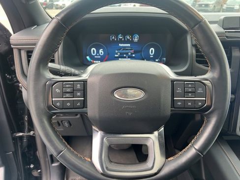 Used 2024 Ford Expedition Platinum image 29