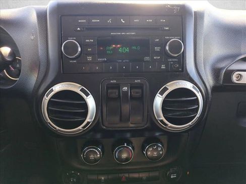 Used 2013 Jeep Wrangler Rubicon w/ PWR Convenience Group image 13