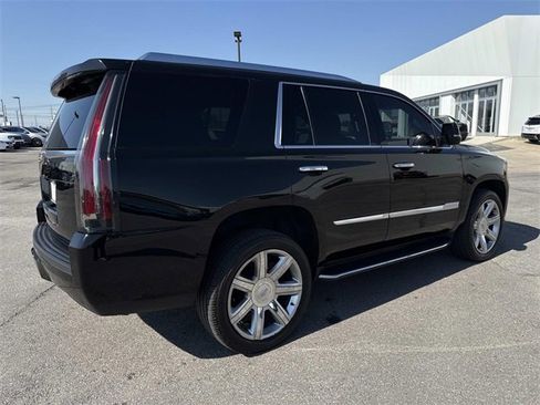 Used 2020 Cadillac Escalade Luxury image 5