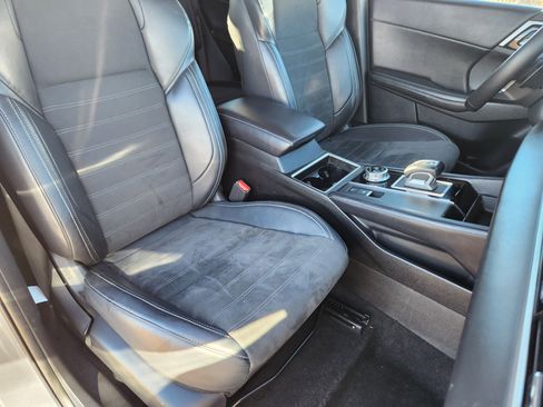 Used 2024 Mitsubishi Outlander SE image 10