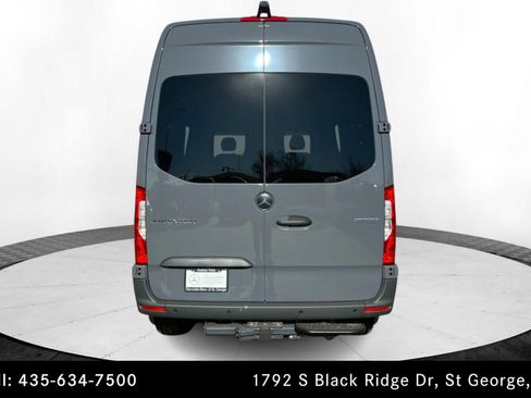 Used 2025 Mercedes-Benz Sprinter 2500 image 4