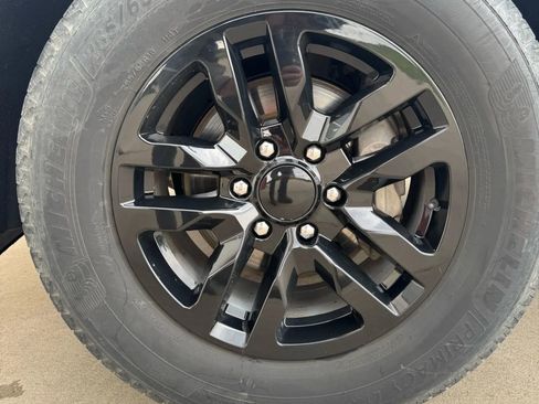 Used 2020 Chevrolet Silverado 1500 LT image 25