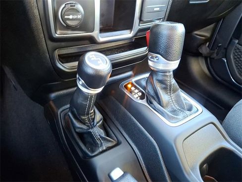 Used 2024 Jeep Gladiator Sport image 15