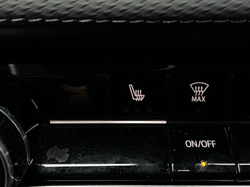 Used 2025 Chevrolet Equinox LT image 25