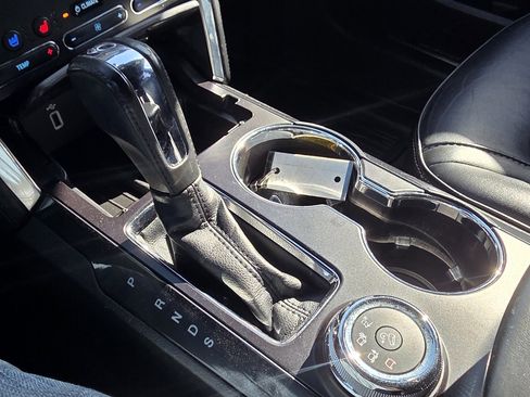 Used 2018 Ford Explorer Platinum image 23