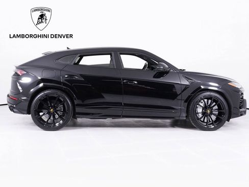 Used 2022 Lamborghini Urus image 9