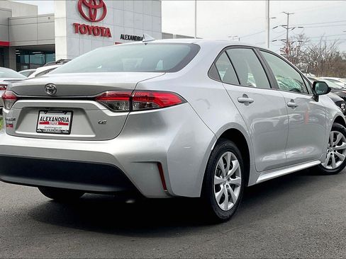 Used 2023 Toyota Corolla LE FWD image 12