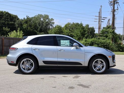 Certified 2025 Porsche Macan AWD/4WD image 9