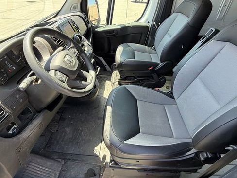 Used 2025 RAM ProMaster 2500 w/ Convenience Group FWD image 10