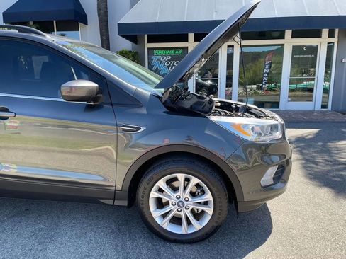 Used 2019 Ford Escape SEL image 35