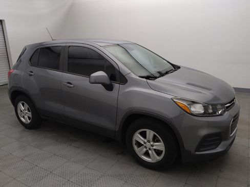 Used 2020 Chevrolet Trax LS FWD image 11