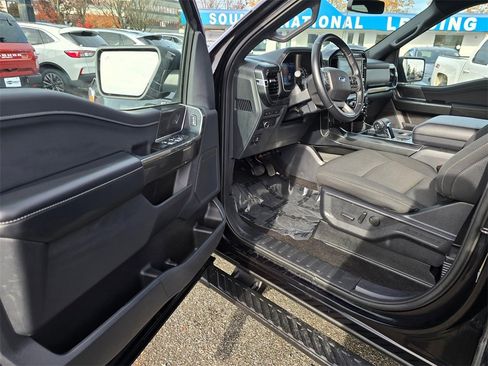 Used 2022 Ford F150 XLT w/ Equipment Group 302A High image 13