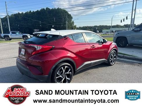 Used 2018 Toyota C-HR XLE FWD image 3