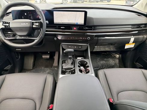 New 2027 Kia Carnival SX Prestige FWD image 9