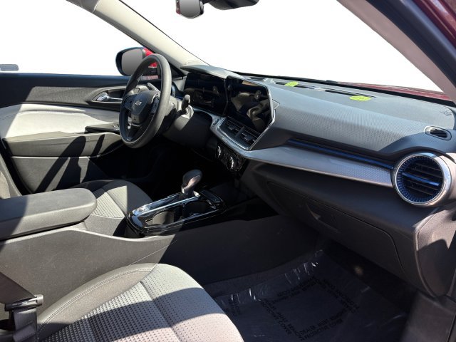 Used 2024 Chevrolet Trax LT FWD image 20
