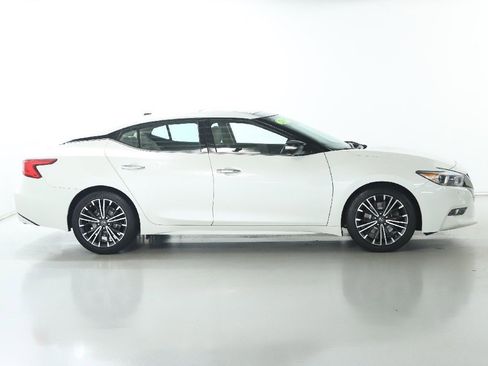 Used 2017 Nissan Maxima Platinum image 11