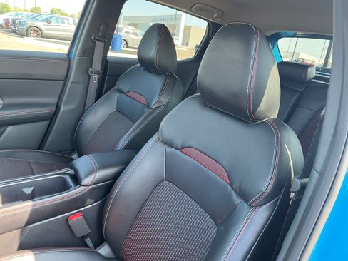 Used 2025 Nissan Kicks SR AWD/4WD image 12