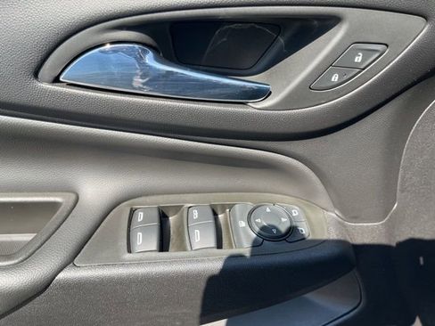 Used 2024 Chevrolet Equinox LT AWD/4WD image 35
