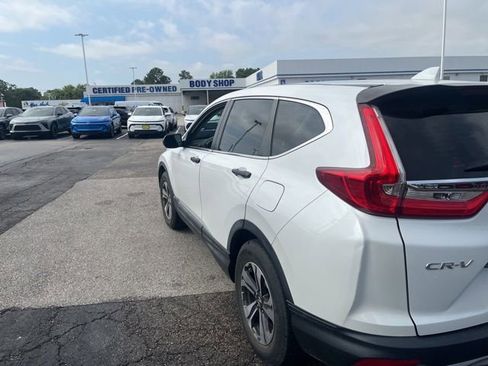 Used 2019 Honda CR-V LX image 3