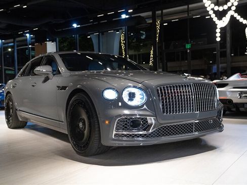 Used 2024 Bentley Flying Spur V8 AWD/4WD image 21