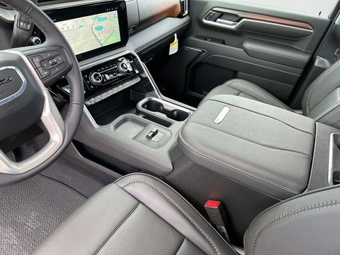 New 2025 GMC Sierra 2500 Denali w/ Technology Package image 28