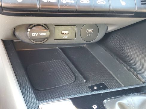 Used 2025 Hyundai Elantra SEL FWD image 23