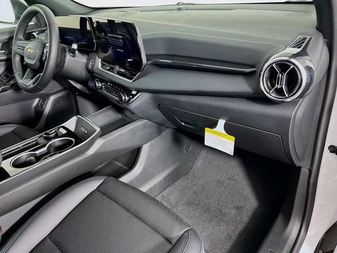 New 2026 Chevrolet Equinox LT w/ Convenience Package II AWD/4WD image 28