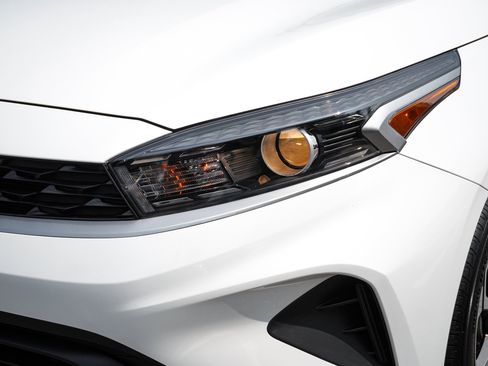 Used 2023 Kia Forte LXS FWD image 6