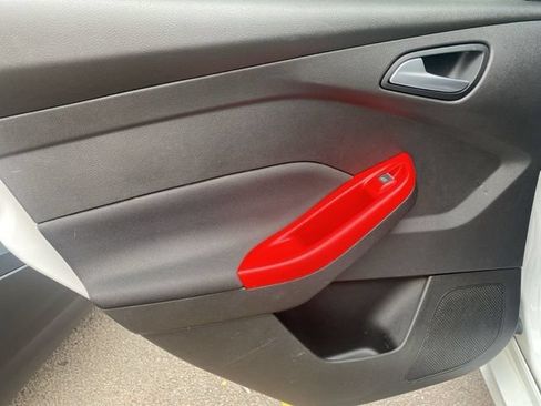 Used 2016 Ford Focus ST FWD image 29